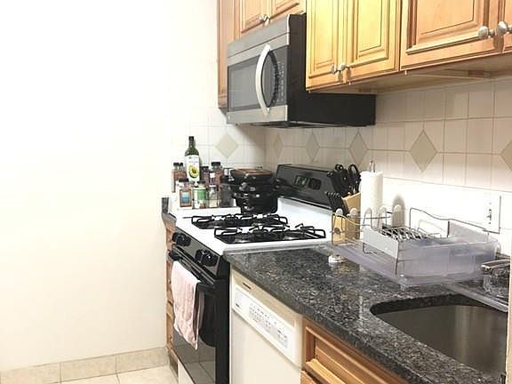 2nd image of 99 Pond Ave APT 712