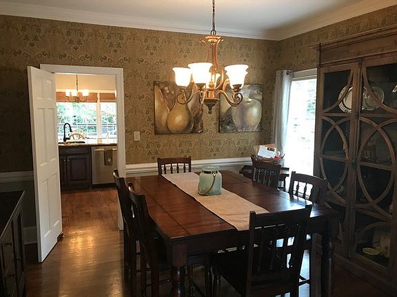 3rd image of 116 Saint Andrews Ln