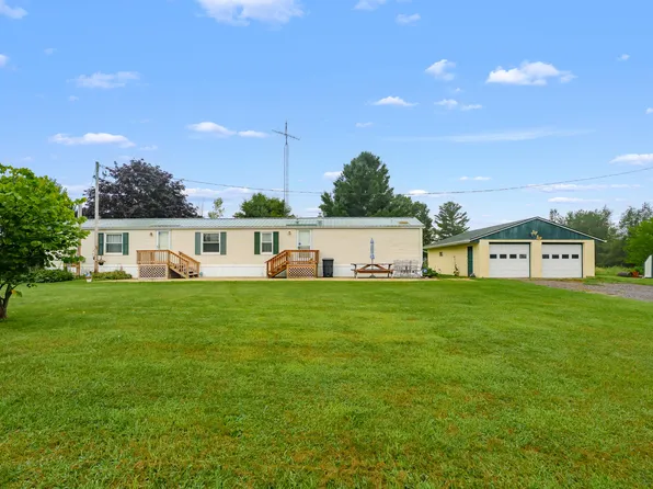 65383 48th Ave, Hartford, MI 49057
