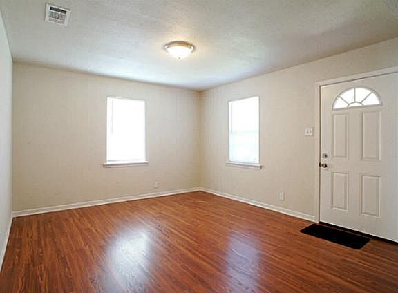 BEAUTIFUL LIVING AREA
