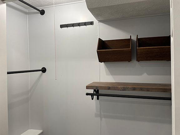 5th image of 750 Kornoelje Dr NE