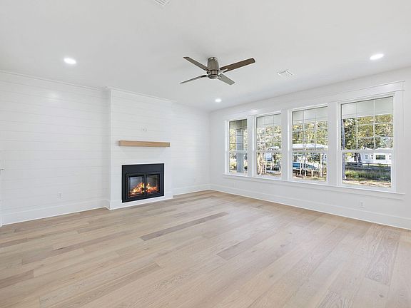 4th image of 2015 W Hewett Rd