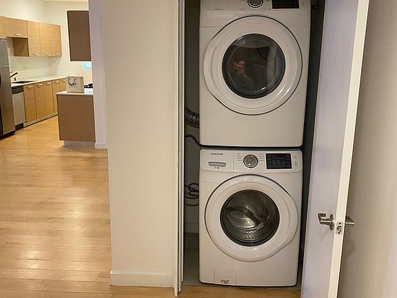4th image of 5016 Bakman Ave Unit 111