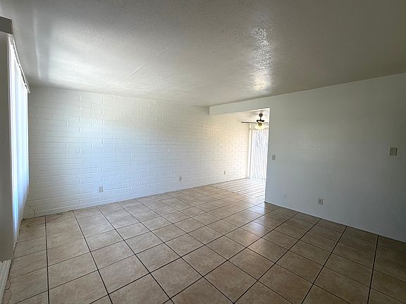 3rd image of 4204 E Los Robles St