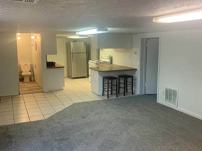 7706 S 2700 W #B — Photo 5
