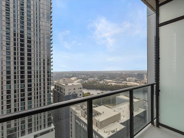 610 Davis St #2503 — Photo 22