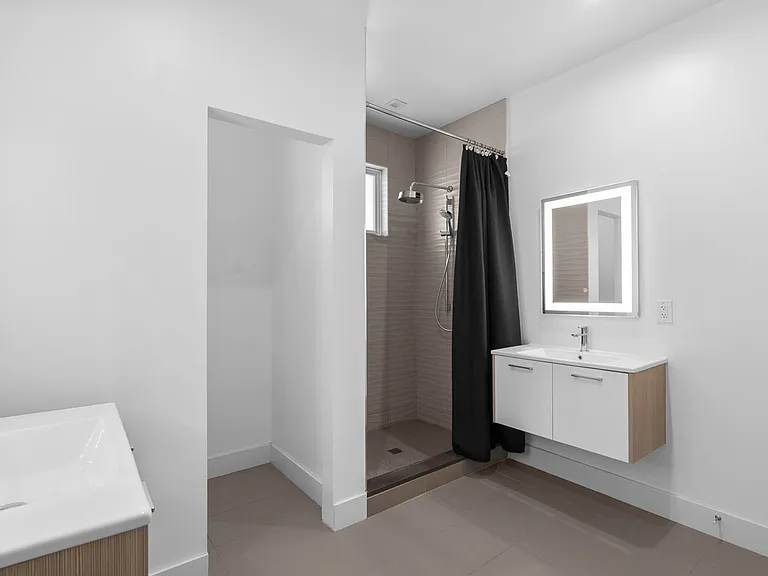 6010 Wilmett Rd — Photo 33