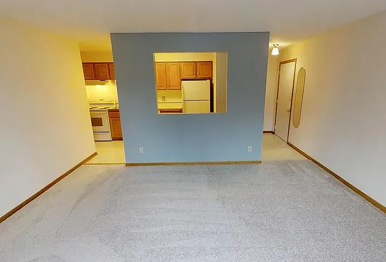 1114 Greenvale Ave W — Photo 11
