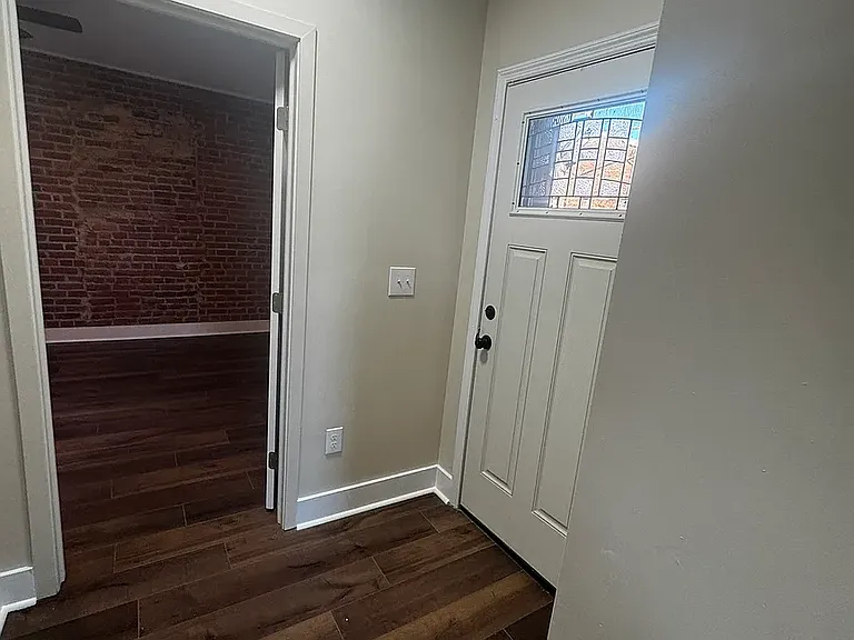 142 E Clifton Ave #3 — Photo 2