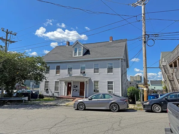 8 Read St, Lowell, MA 01850