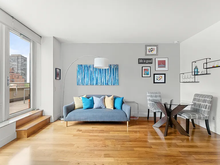 250 E 53rd St #903 — Photo 4