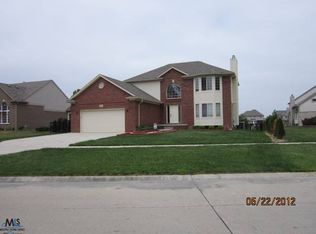 19833 Gloria, Macomb, MI 48042