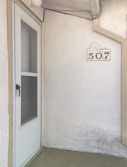 507 W 1st St — Photo 10