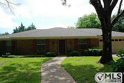 1st image of 821 Ambassador Ln