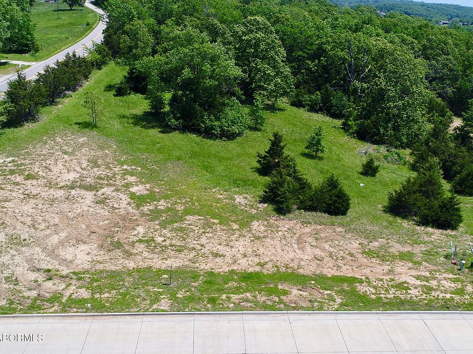 1st image of 626 Thorngrass Dr