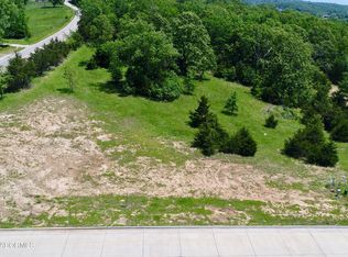 626 Thorngrass Dr, Jefferson City, MO 65109