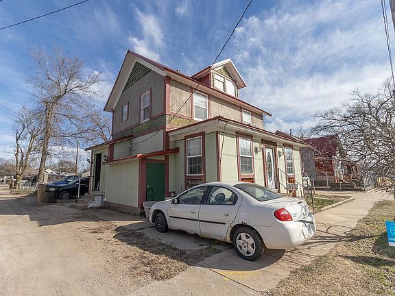 3rd image of 1010 N Washington St