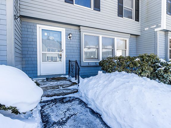4th image of 104 Northwood Drive #104