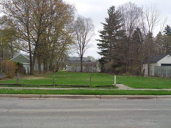 2nd image of 308 N Maiden Ln