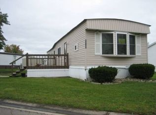 52140 Oxford Ln, Chesterfield, MI