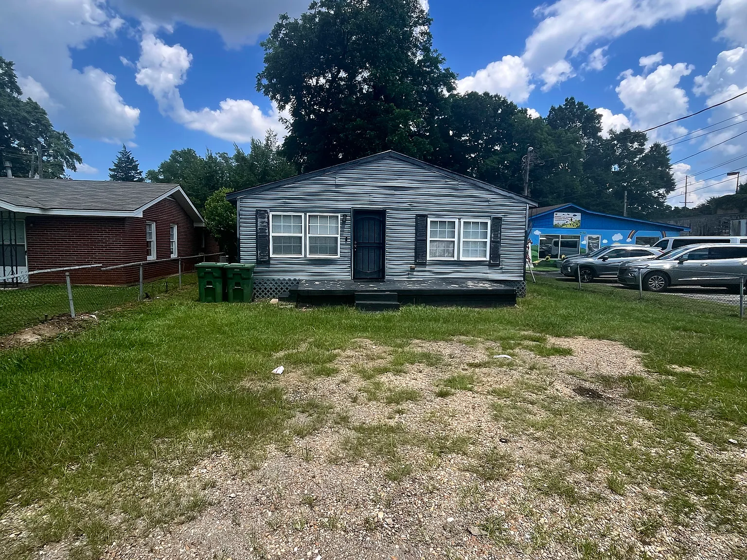2 bed, 820 sqft, $900 — Photo 1