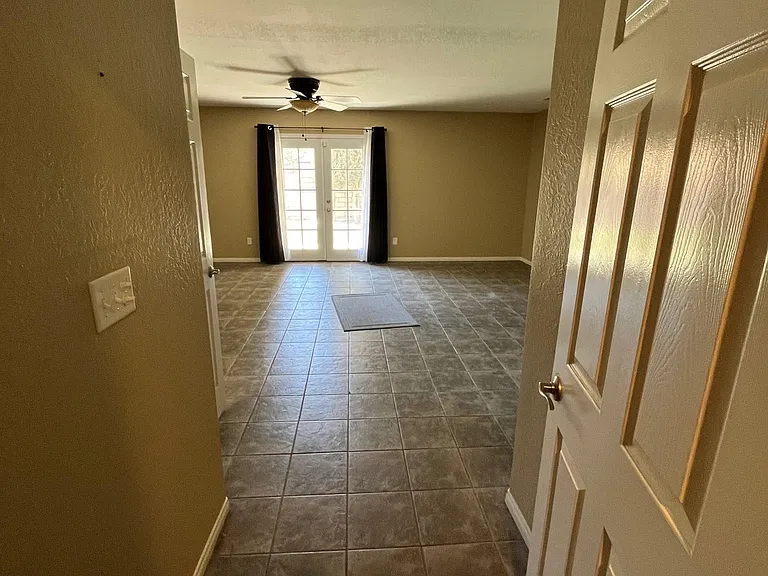 13210 Tamarisk Rd — Photo 31