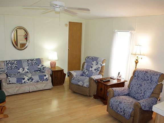 5th image of 37646 Caribbean Dr