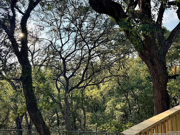 5th image of 749 Summerwood