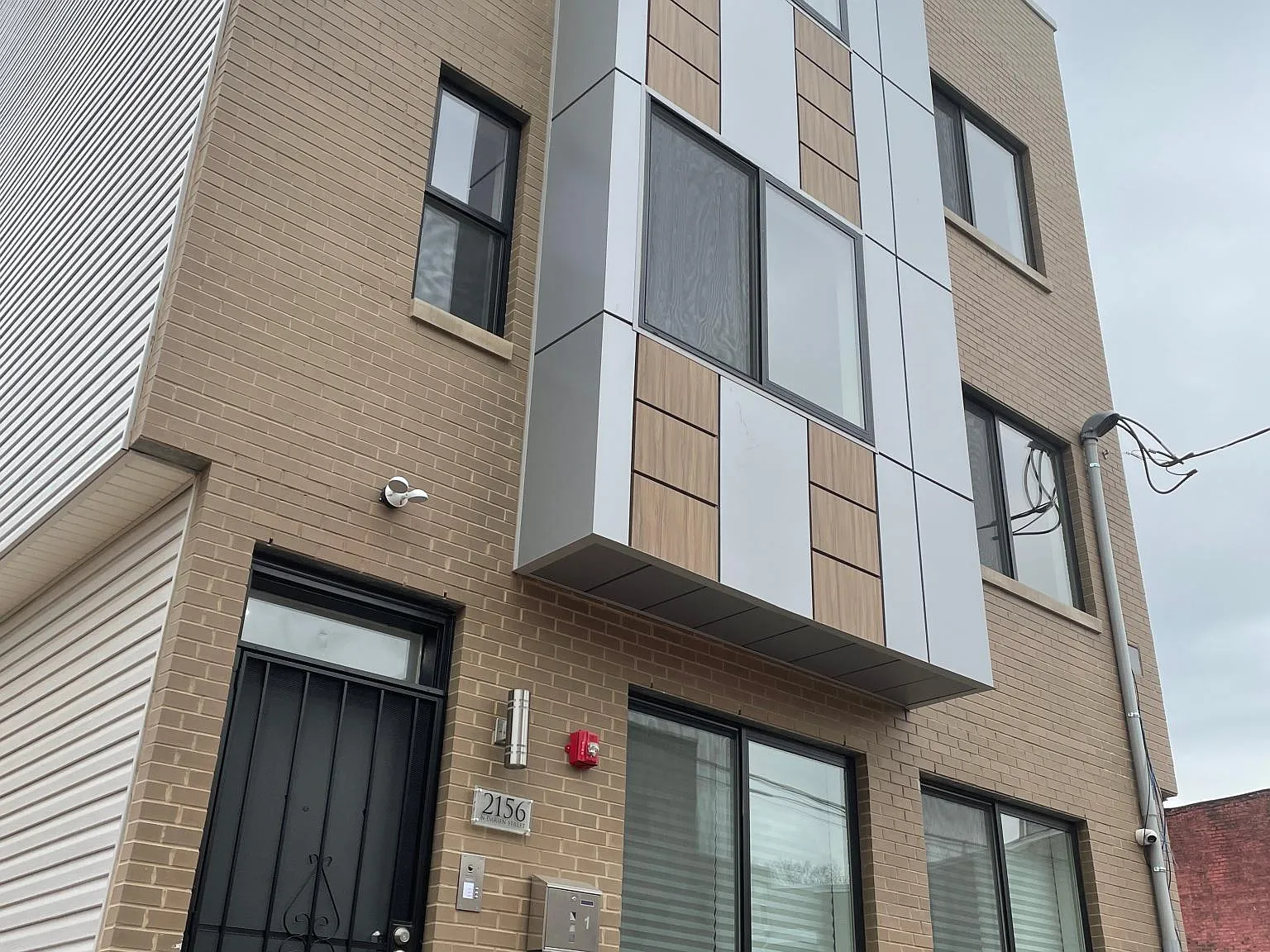 2 bed, 950 sqft, $1,854 — Photo 3