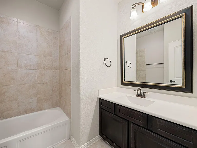 9338 Taylor Cliff Ln — Photo 34