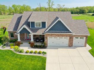 7425 Falling Leaf Cir, Schererville, IN 46375