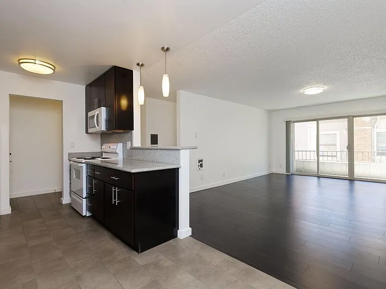 290 Lee Street — Photo 36