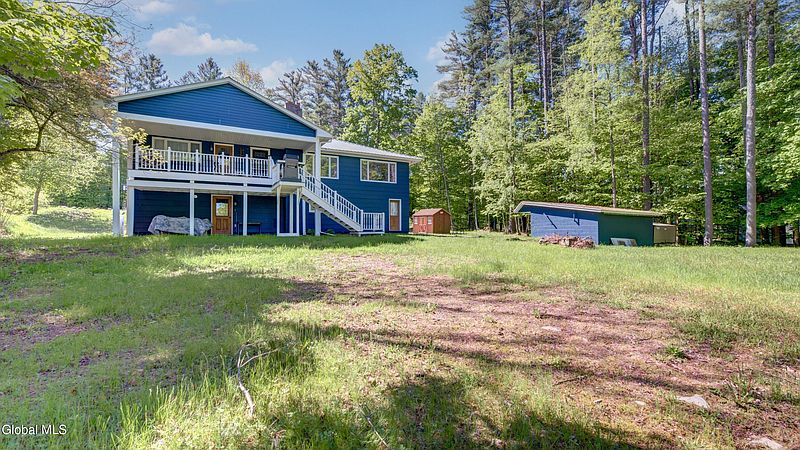 4th image of 135 Buttermilk Hill Road