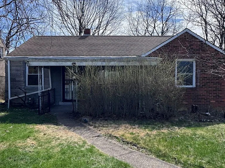 150 Marshall Dr — Photo 1