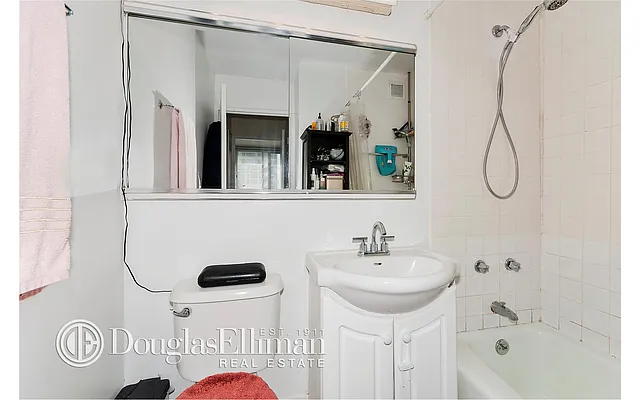 Rented by Douglas Elliman | media 15