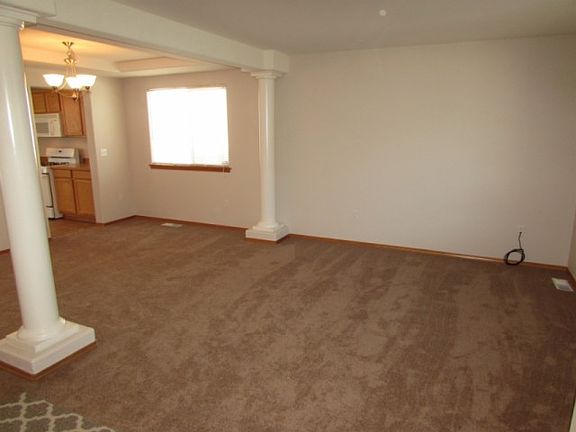 5th image of 216 119th Dr SE