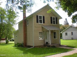 323 Marion Ave, Chadwick, IL 61014