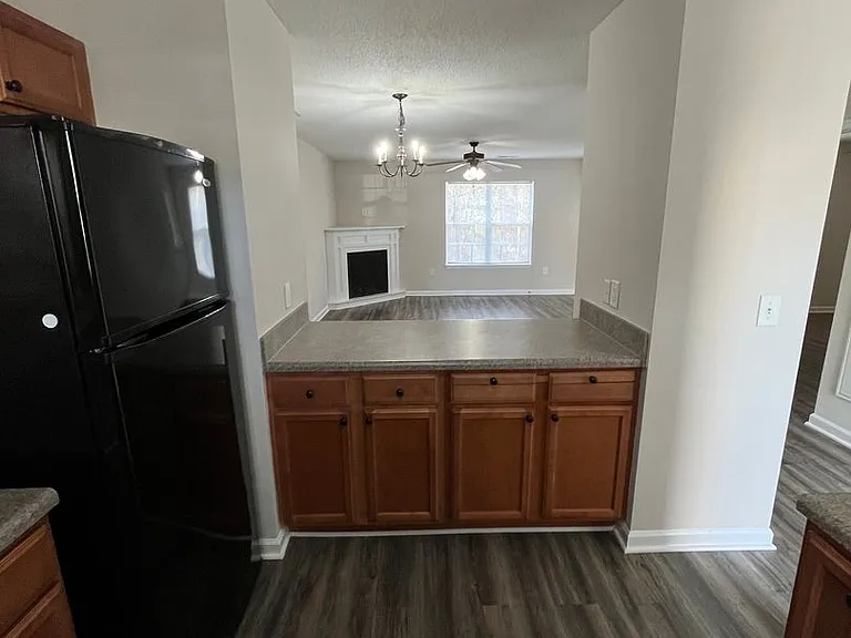 Meridian Park Apartments — Photo 24