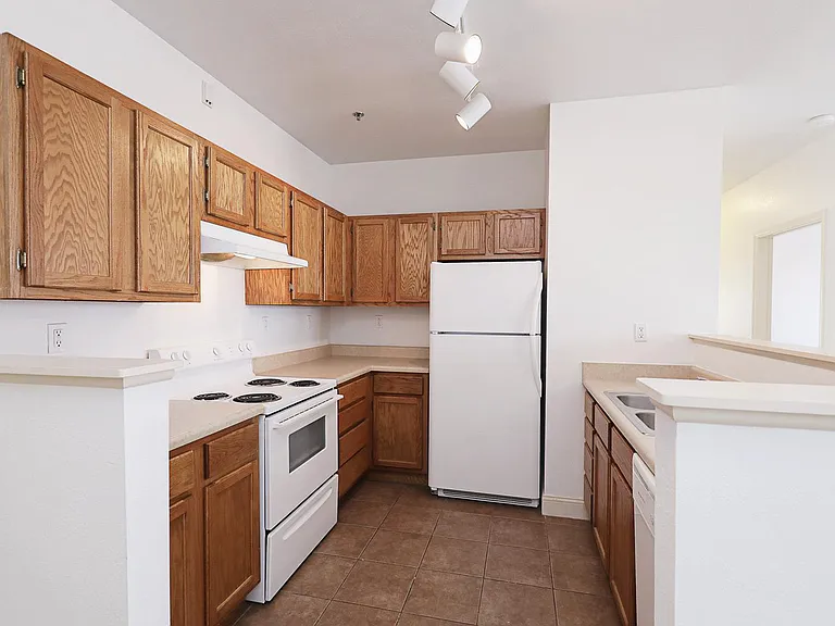 331 Fulton St — Photo 31