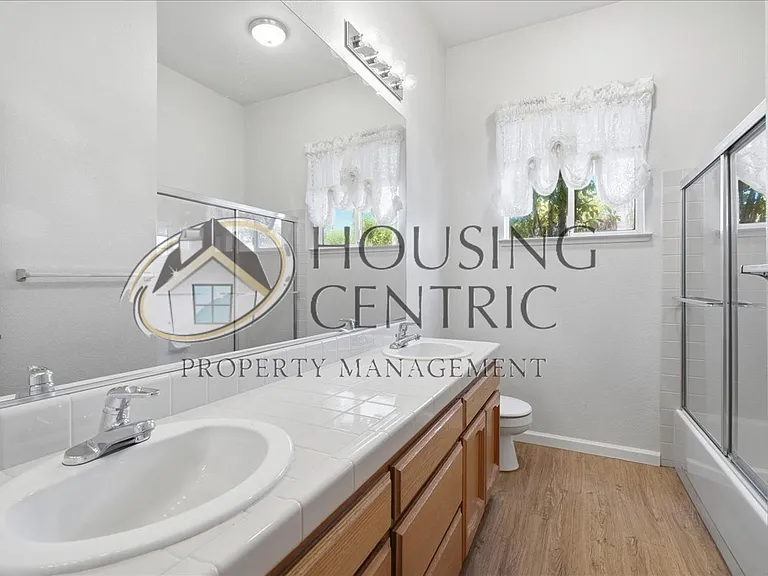108 Pembury Way — Photo 30