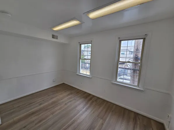 6 Dock St #2, Annapolis, MD 21401