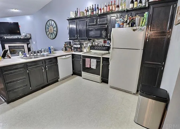 3627 Thornhill Cir E #3627 — Photo 8