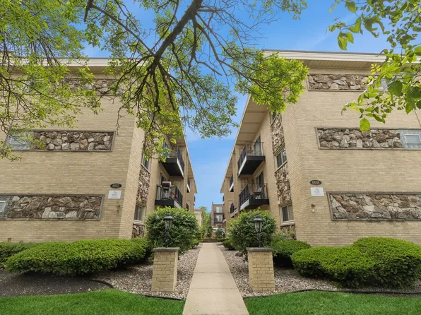 6858 N Northwest Hwy APT 2F, Chicago, IL 60631