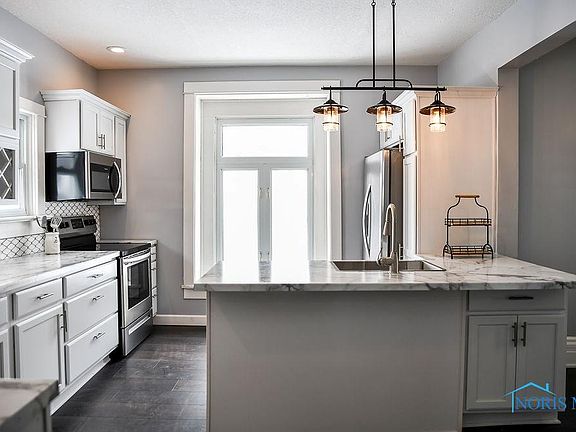 5th image of 216 E Perrin Ave