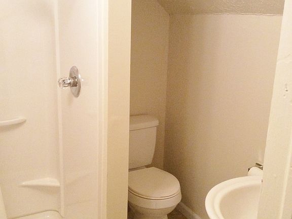 5th image of 301 S 10th St #1/2