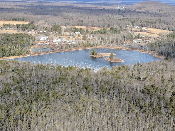 903 W Wadi Rd, Pocono Lake, PA 18347