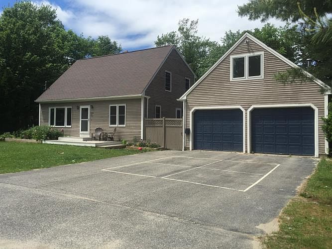 2nd image of 109 Garrison St