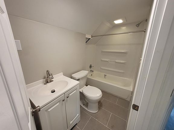 3rd image of 133 Winifred St W #4
