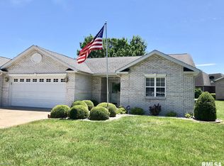 617 Lake Harbor Dr, Marion, IL 62959
