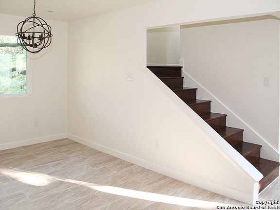 4th image of 11818 Sandman St